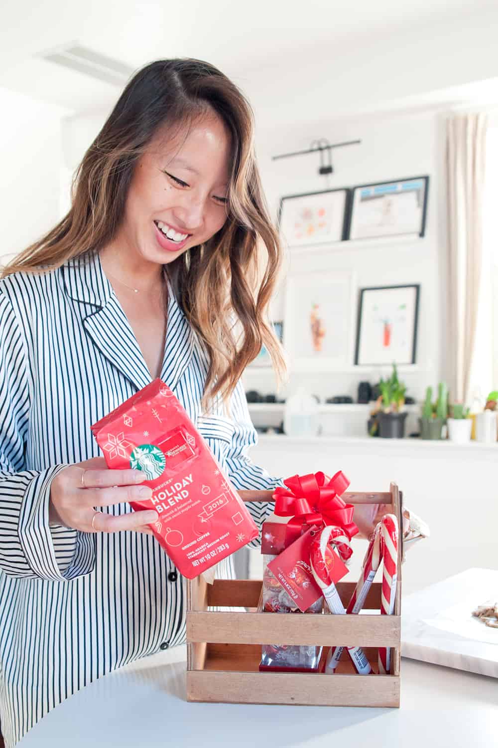 Holiday Gift Ideas With Starbucks Coffee & Lindt Chocolate 