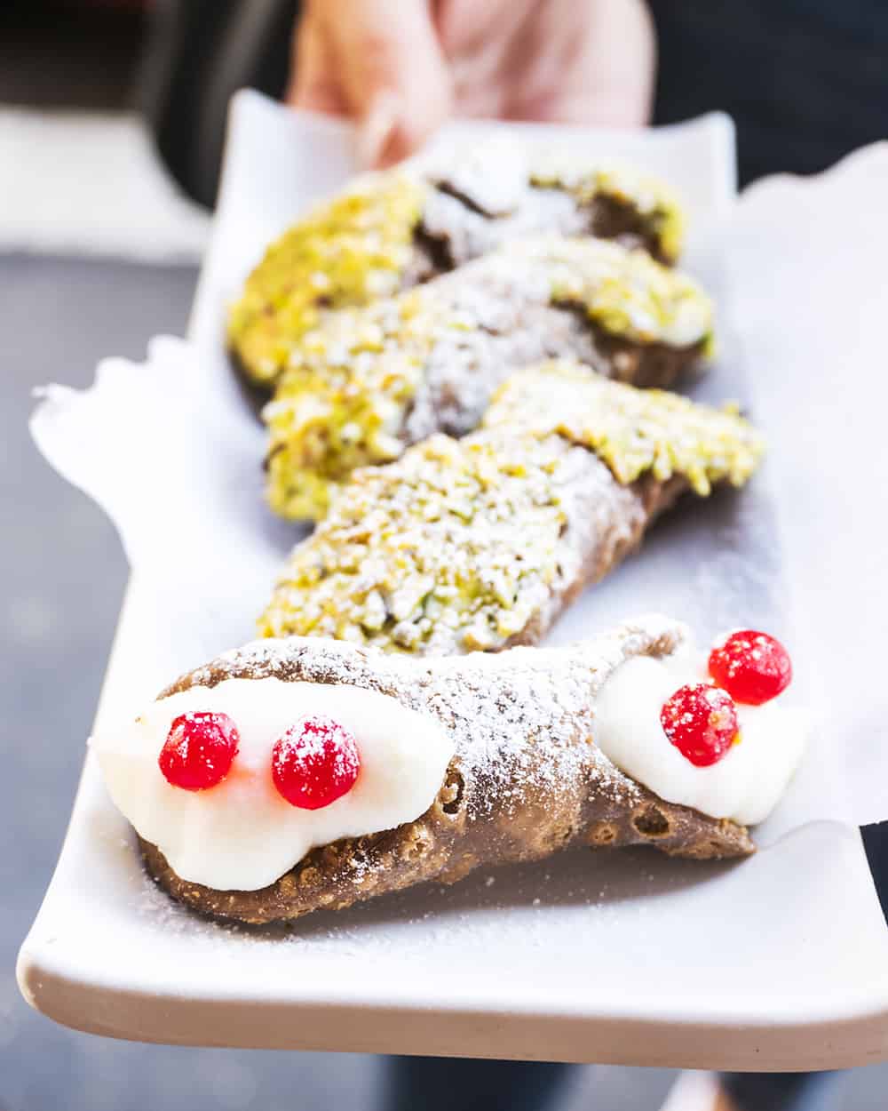 Cannoli, food in Italy
