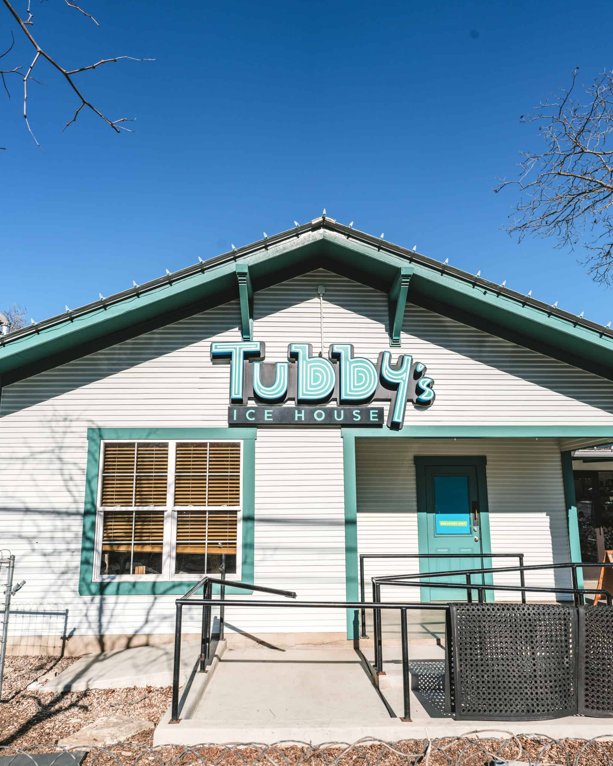 Tubby's Icehouse restaurant in Fredericksburg Texas